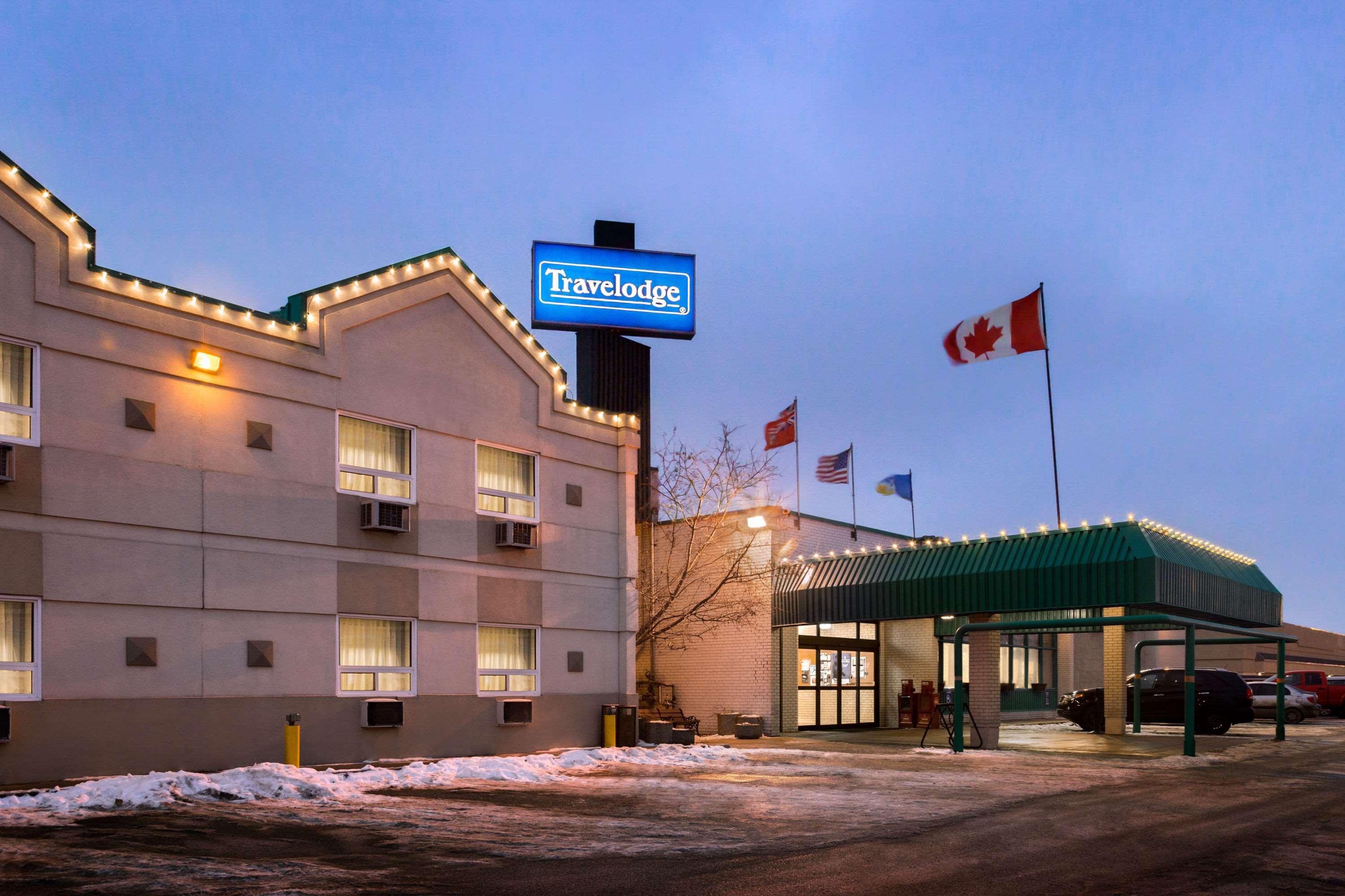 Travelodge By Wyndham Winnipeg East Exterior photo